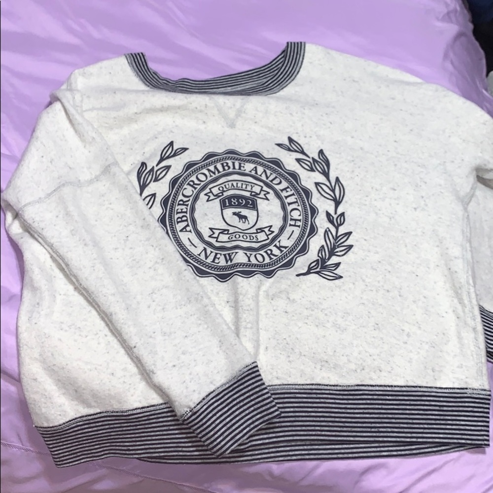 reversible long sleeve abercrombie crewneck